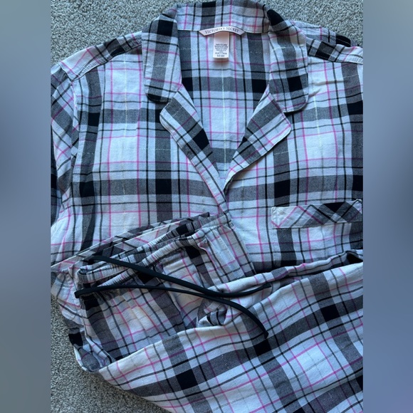 Victoria secret pajama sets size small in like new condition! - Picture 8 of 15